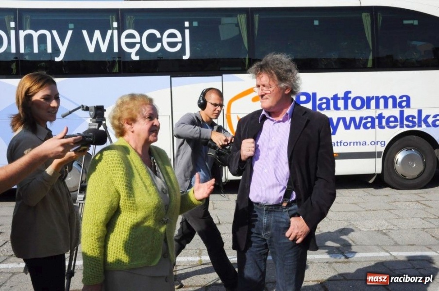 Zdjęcie w galerii na portalu naszraciborz.pl: Tuskobus, co nie był Tuskobusem... wiadomości z regionu