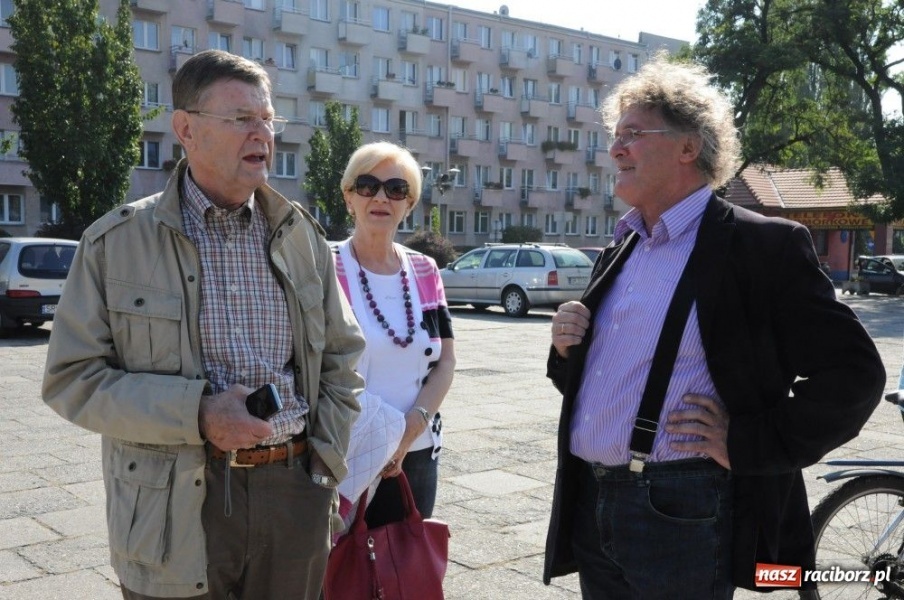 Zdjęcie w galerii na portalu naszraciborz.pl: Tuskobus, co nie był Tuskobusem... wiadomości z regionu