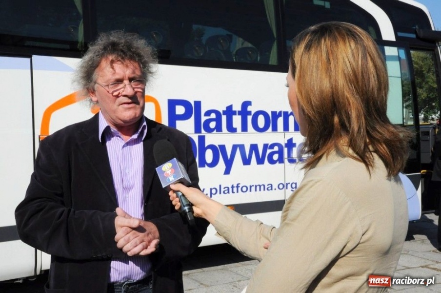 Zdjęcie w galerii na portalu naszraciborz.pl: Tuskobus, co nie był Tuskobusem... wiadomości z regionu