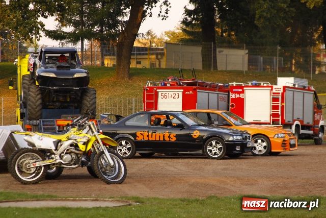 Zdjęcie w galerii na portalu naszraciborz.pl: Kaskaderzy z Casino Royale w Raciborzu wiadomości z regionu