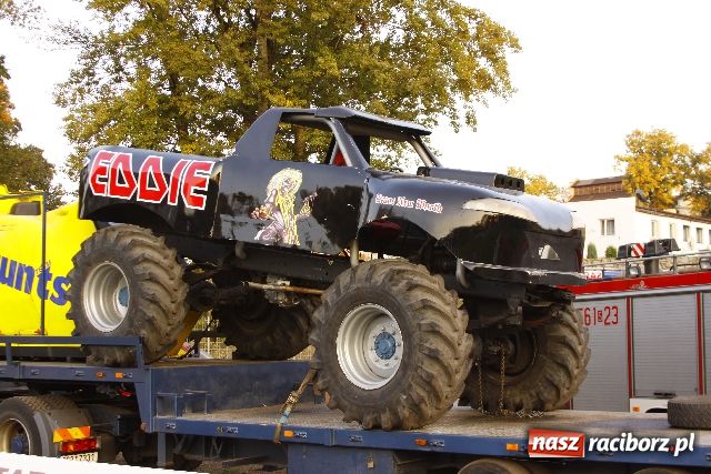 Zdjęcie w galerii na portalu naszraciborz.pl: Kaskaderzy z Casino Royale w Raciborzu wiadomości z regionu