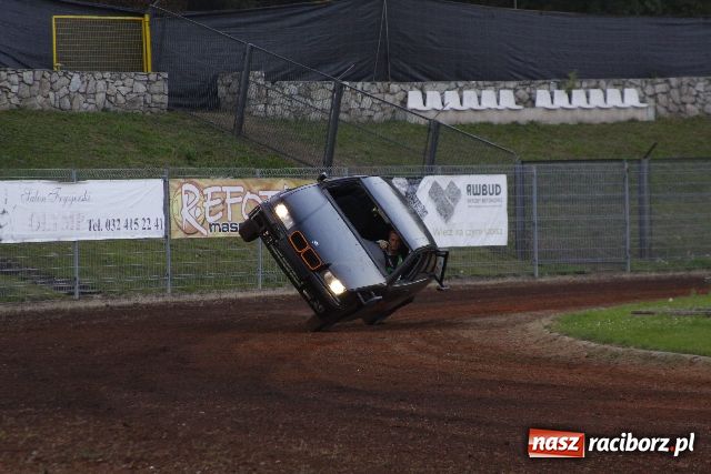 Zdjęcie w galerii na portalu naszraciborz.pl: Kaskaderzy z Casino Royale w Raciborzu wiadomości z regionu