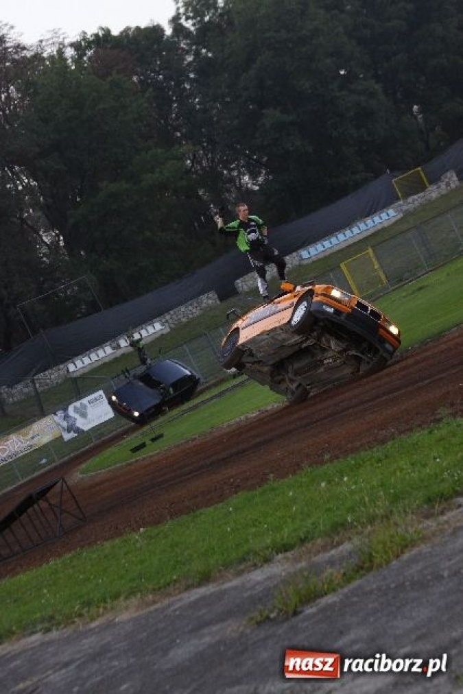 Zdjęcie w galerii na portalu naszraciborz.pl: Kaskaderzy z Casino Royale w Raciborzu wiadomości z regionu