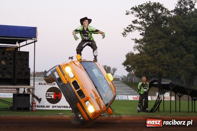 Zdjęcie w galerii na portalu naszraciborz.pl: Kaskaderzy z Casino Royale w Raciborzu wiadomości z regionu