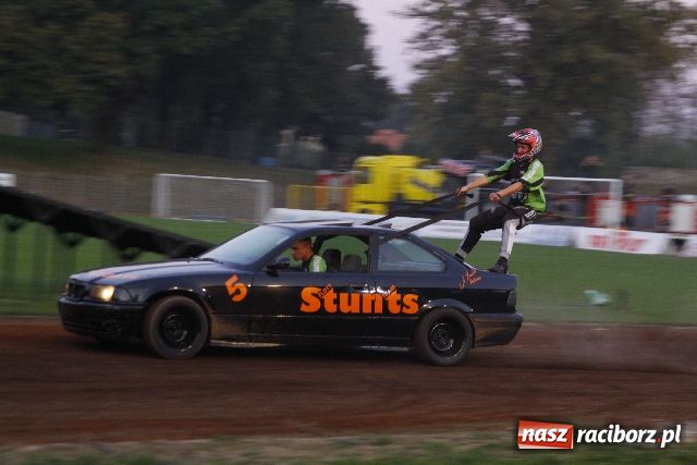 Zdjęcie w galerii na portalu naszraciborz.pl: Kaskaderzy z Casino Royale w Raciborzu wiadomości z regionu