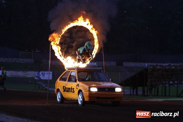 Zdjęcie w galerii na portalu naszraciborz.pl: Kaskaderzy z Casino Royale w Raciborzu wiadomości z regionu