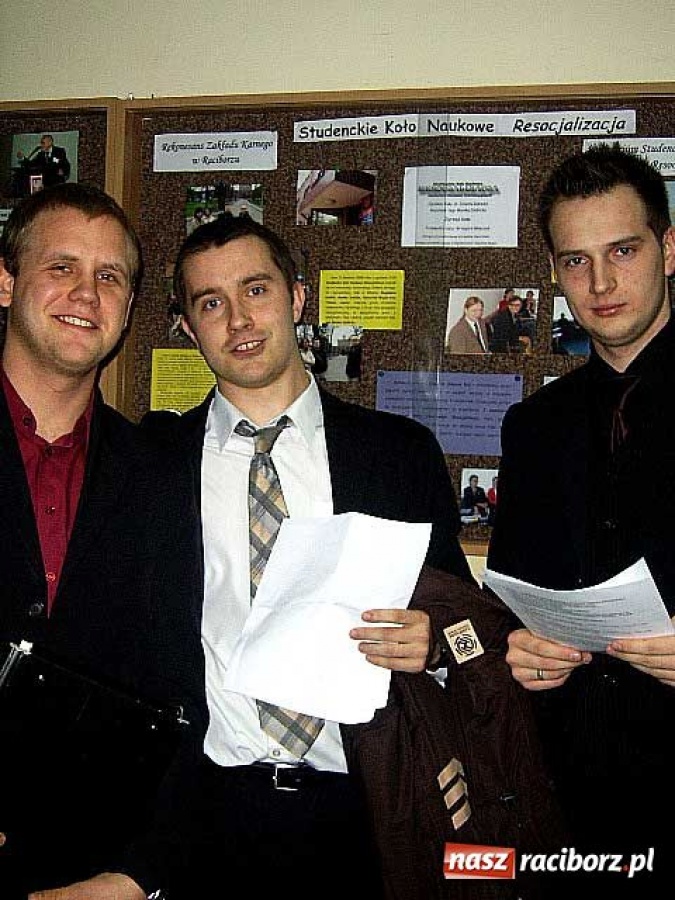 Zdjęcie w galerii na portalu naszraciborz.pl: Przydatne notatki koleżanek wiadomości z regionu