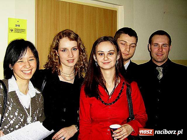 Zdjęcie w galerii na portalu naszraciborz.pl: Przydatne notatki koleżanek wiadomości z regionu