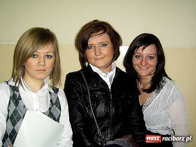 Zdjęcie w galerii na portalu naszraciborz.pl: Przydatne notatki koleżanek wiadomości z regionu