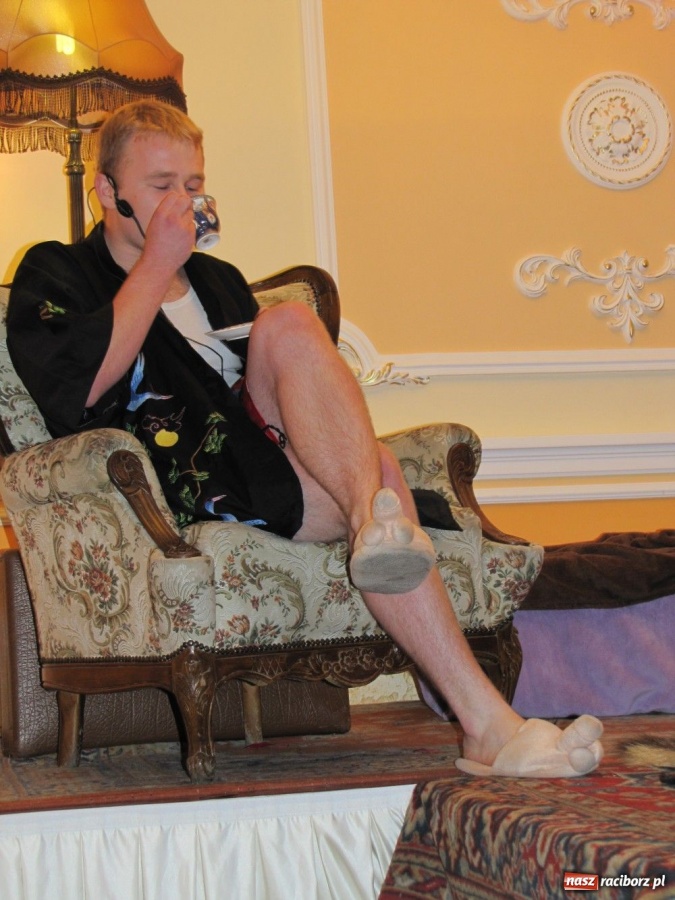 Zdjęcie w galerii na portalu naszraciborz.pl: Hania Hołek zaśpiewała i zagrała wiadomości z regionu