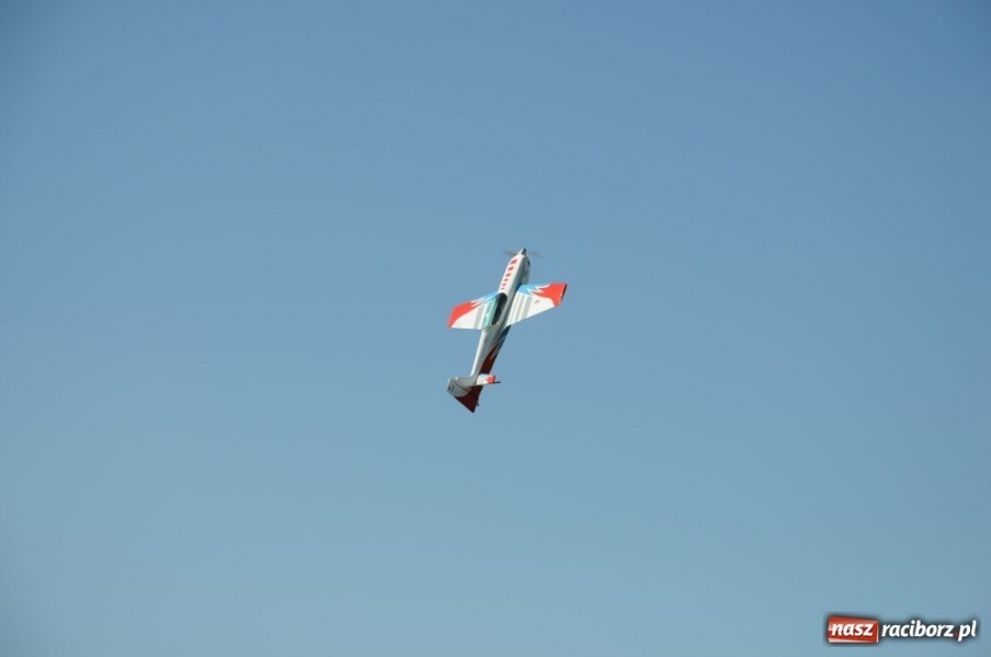 Zdjęcie w galerii na portalu naszraciborz.pl: Pokazy lotnicze nad Ulgą wiadomości z regionu