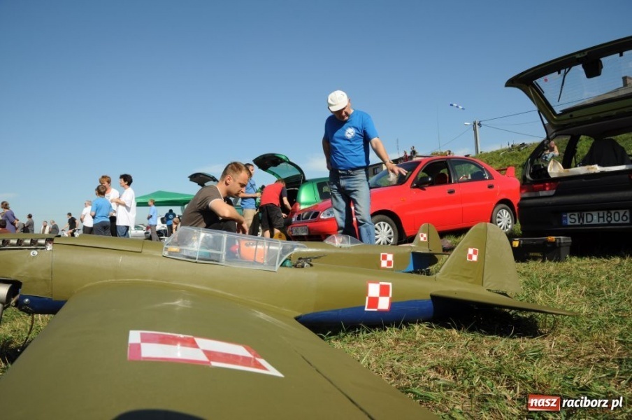 Zdjęcie w galerii na portalu naszraciborz.pl: Pokazy lotnicze nad Ulgą wiadomości z regionu