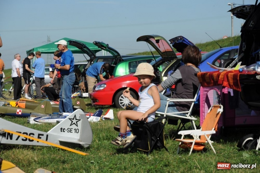 Zdjęcie w galerii na portalu naszraciborz.pl: Pokazy lotnicze nad Ulgą wiadomości z regionu