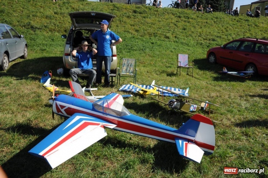 Zdjęcie w galerii na portalu naszraciborz.pl: Pokazy lotnicze nad Ulgą wiadomości z regionu