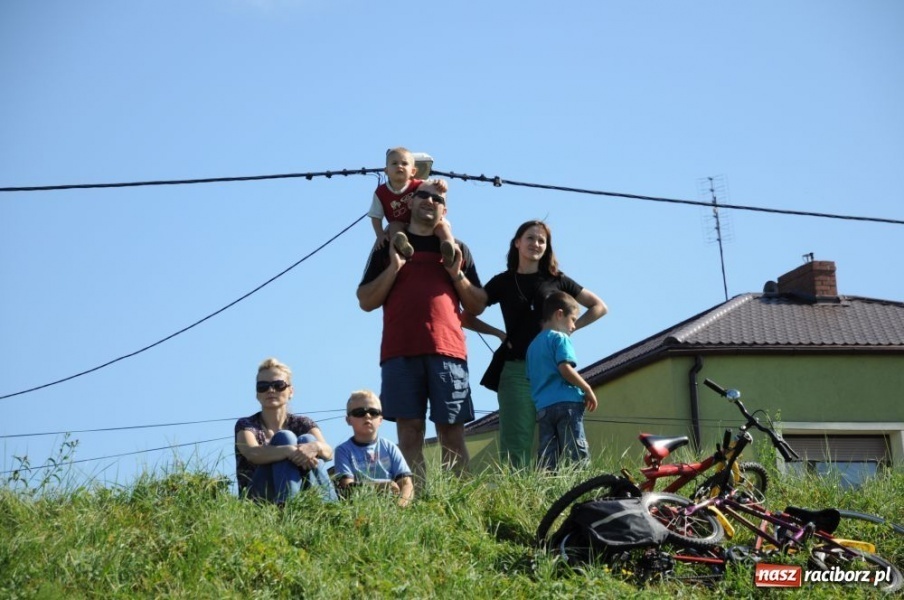 Zdjęcie w galerii na portalu naszraciborz.pl: Pokazy lotnicze nad Ulgą wiadomości z regionu