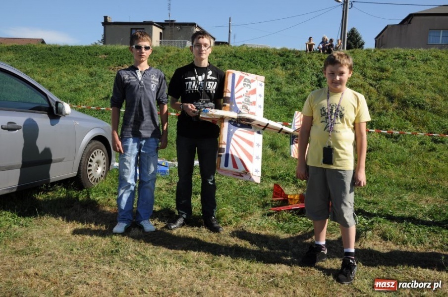 Zdjęcie w galerii na portalu naszraciborz.pl: Pokazy lotnicze nad Ulgą wiadomości z regionu