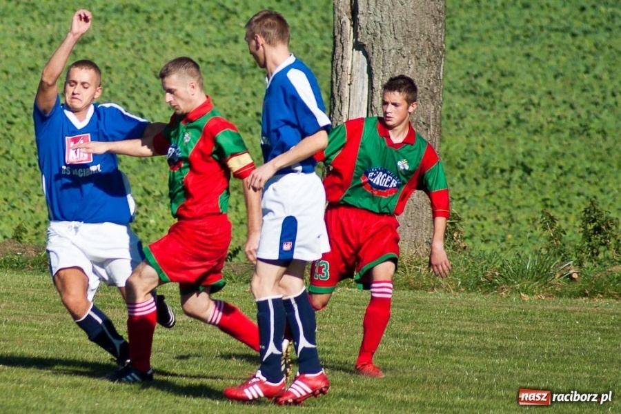 Zdjęcie w galerii na portalu naszraciborz.pl: Remis Pietraszyna. Pech Rzuchowa wiadomości z regionu