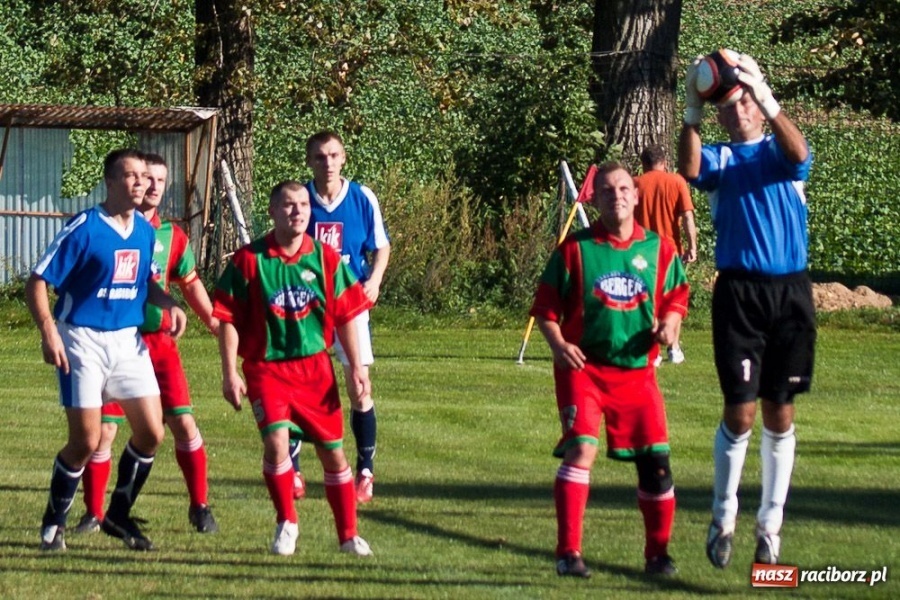 Zdjęcie w galerii na portalu naszraciborz.pl: Remis Pietraszyna. Pech Rzuchowa wiadomości z regionu