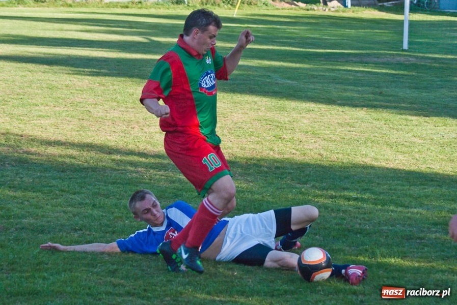 Zdjęcie w galerii na portalu naszraciborz.pl: Remis Pietraszyna. Pech Rzuchowa wiadomości z regionu