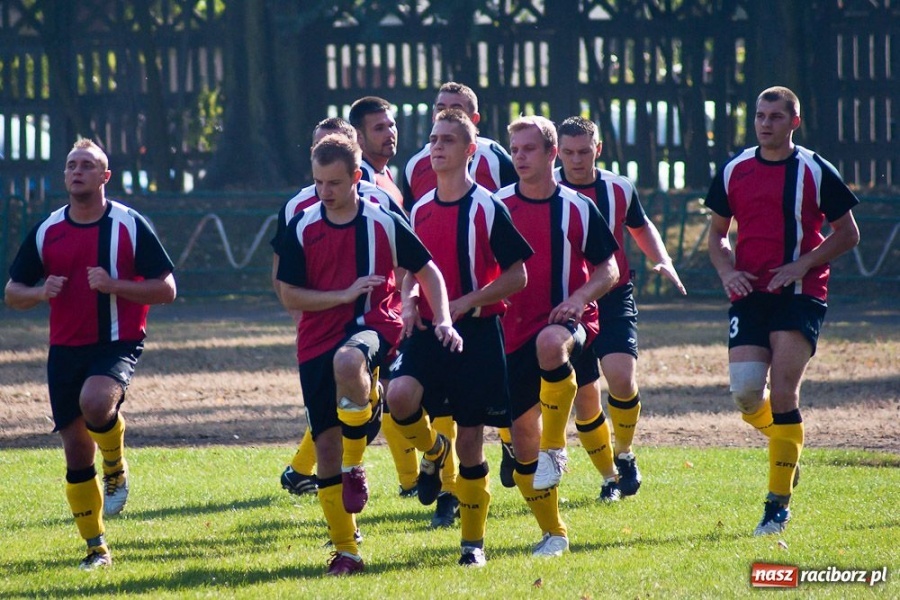 Zdjęcie w galerii na portalu naszraciborz.pl: Podział punktów w hicie kolejki wiadomości z regionu