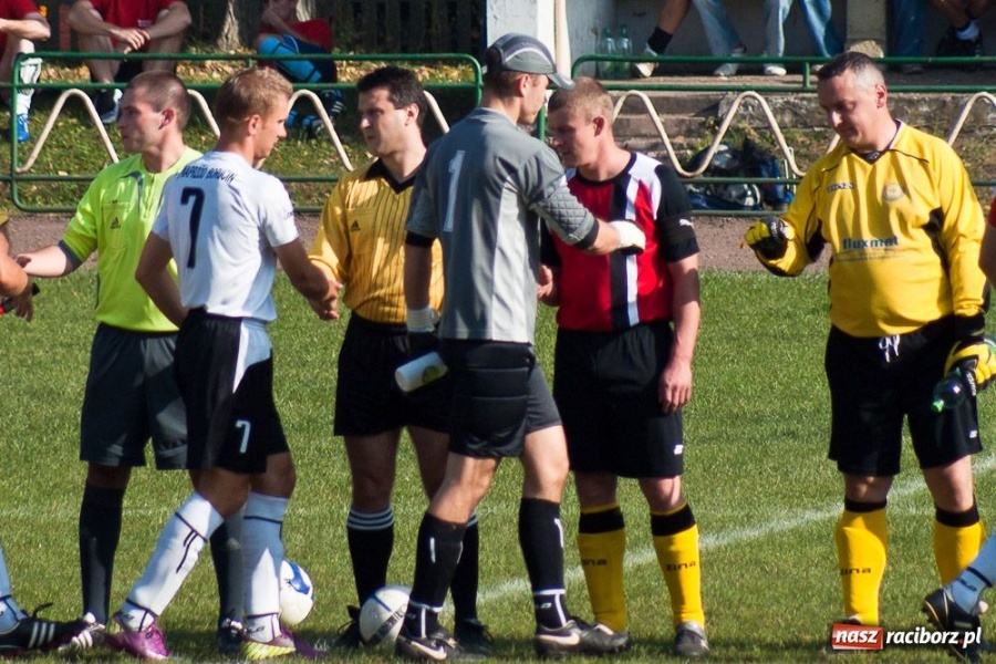 Zdjęcie w galerii na portalu naszraciborz.pl: Podział punktów w hicie kolejki wiadomości z regionu