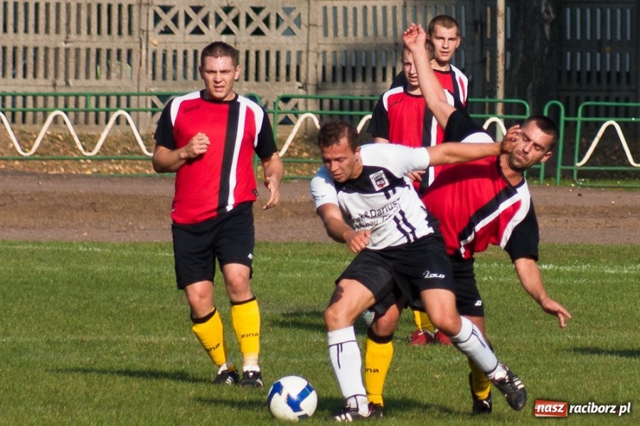 Zdjęcie w galerii na portalu naszraciborz.pl: Podział punktów w hicie kolejki wiadomości z regionu