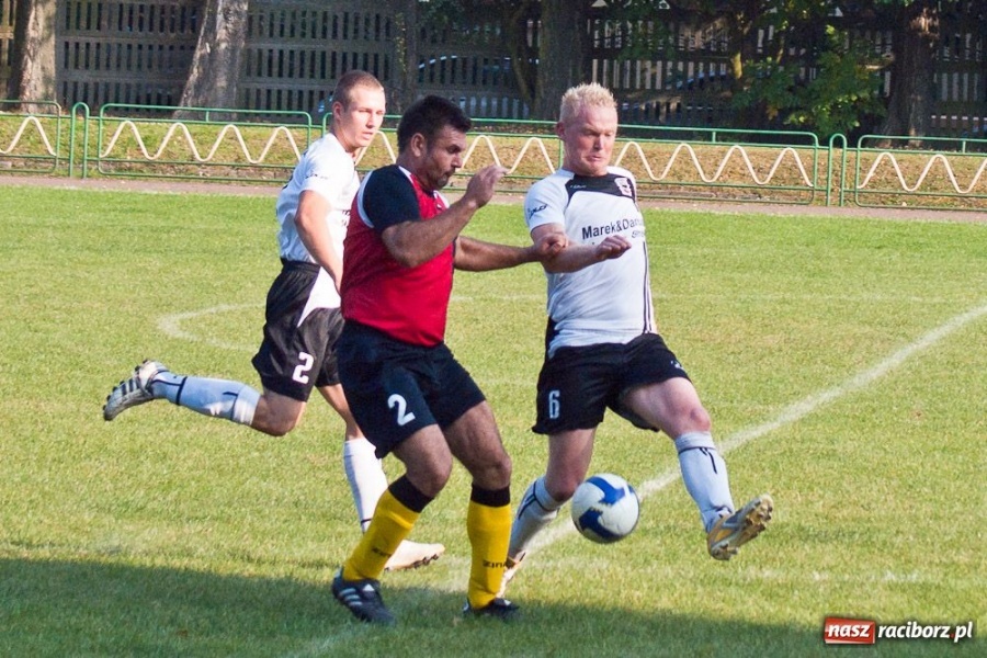 Zdjęcie w galerii na portalu naszraciborz.pl: Podział punktów w hicie kolejki wiadomości z regionu