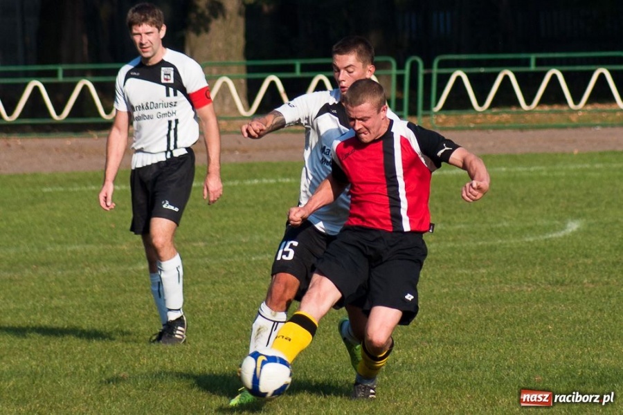 Zdjęcie w galerii na portalu naszraciborz.pl: Podział punktów w hicie kolejki wiadomości z regionu