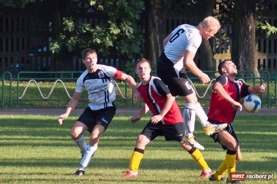 Zdjęcie w galerii na portalu naszraciborz.pl: Podział punktów w hicie kolejki wiadomości z regionu