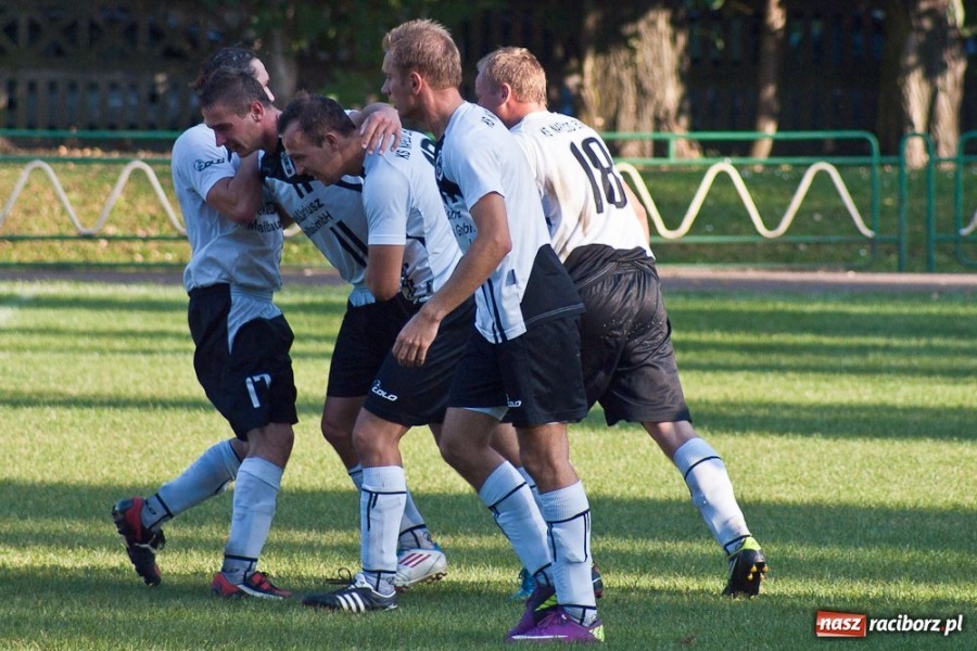 Zdjęcie w galerii na portalu naszraciborz.pl: Podział punktów w hicie kolejki wiadomości z regionu