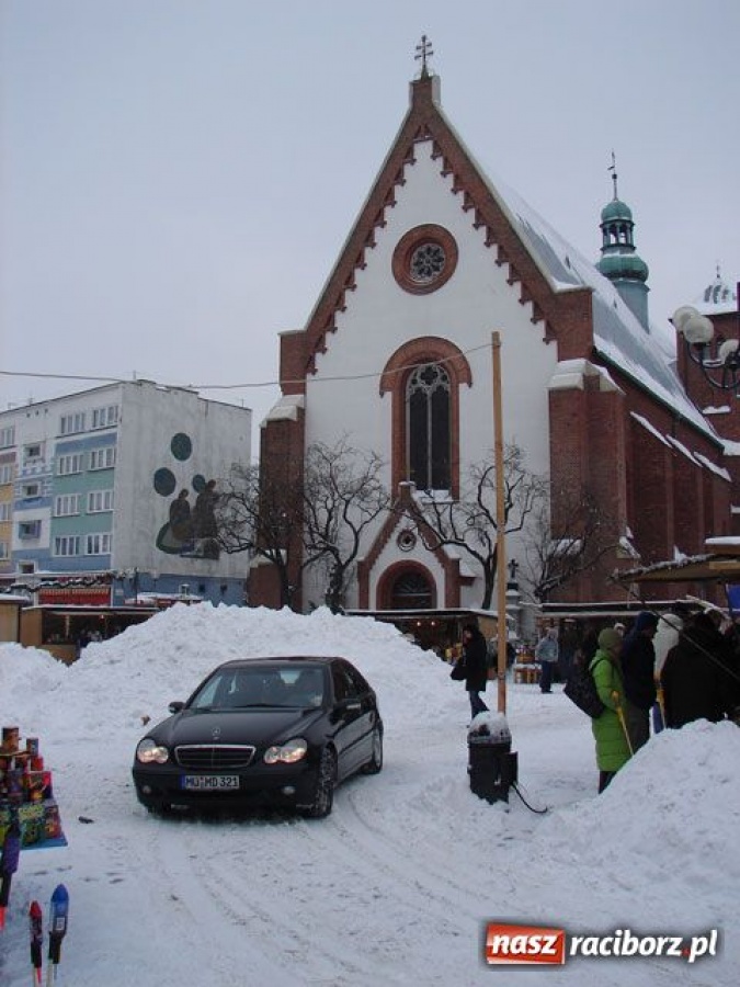 Zdjęcie w galerii na portalu naszraciborz.pl: Atak zimy - największe opady w roku wiadomości z regionu