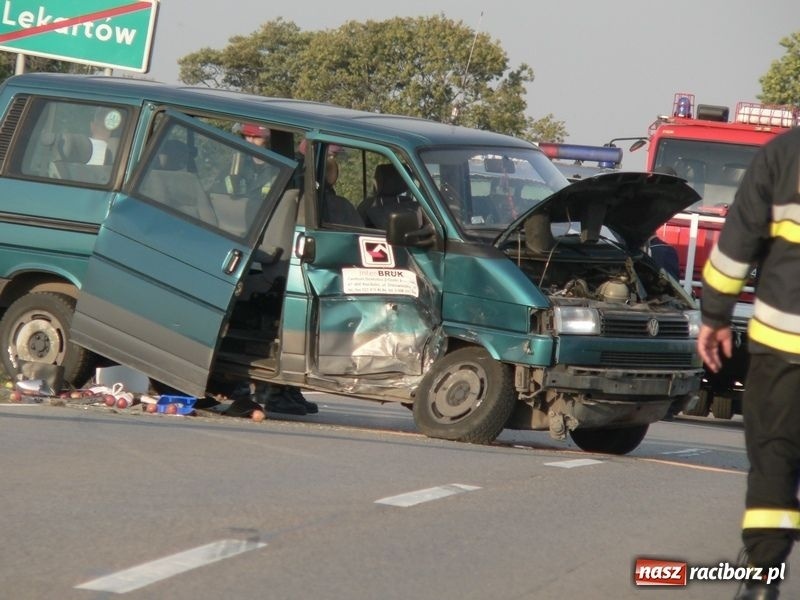 Zdjęcie w galerii na portalu naszraciborz.pl: Kraksa na wysokości Lekartowa wiadomości z regionu