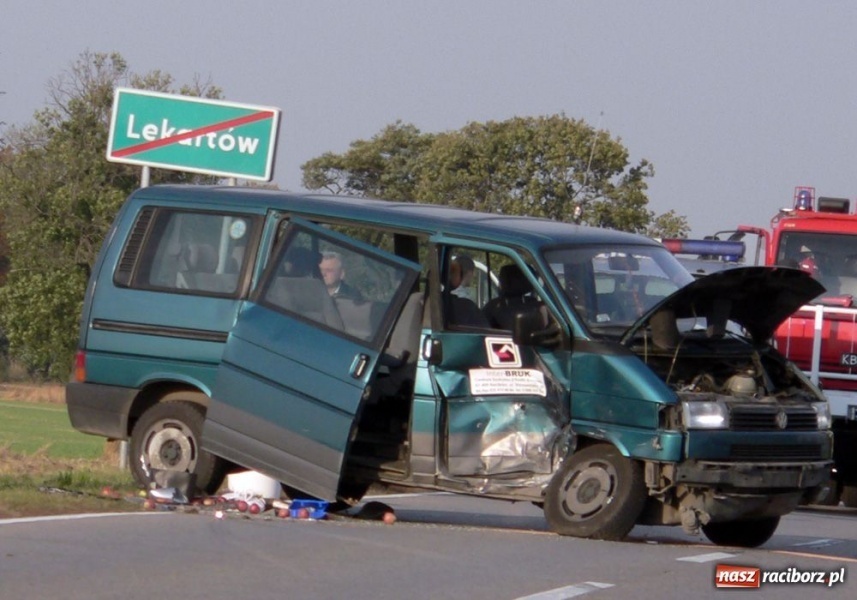Zdjęcie w galerii na portalu naszraciborz.pl: Kraksa na wysokości Lekartowa wiadomości z regionu