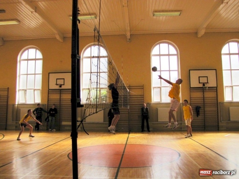 Zdjęcie w galerii na portalu naszraciborz.pl: Michał i Mirek siatkarskimi mistrzami wiadomości z regionu