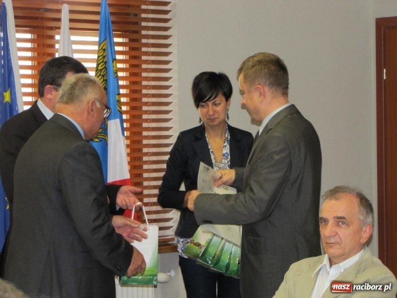 Zdjęcie w galerii na portalu naszraciborz.pl: Biznes pomaga uczniom... wiadomości z regionu