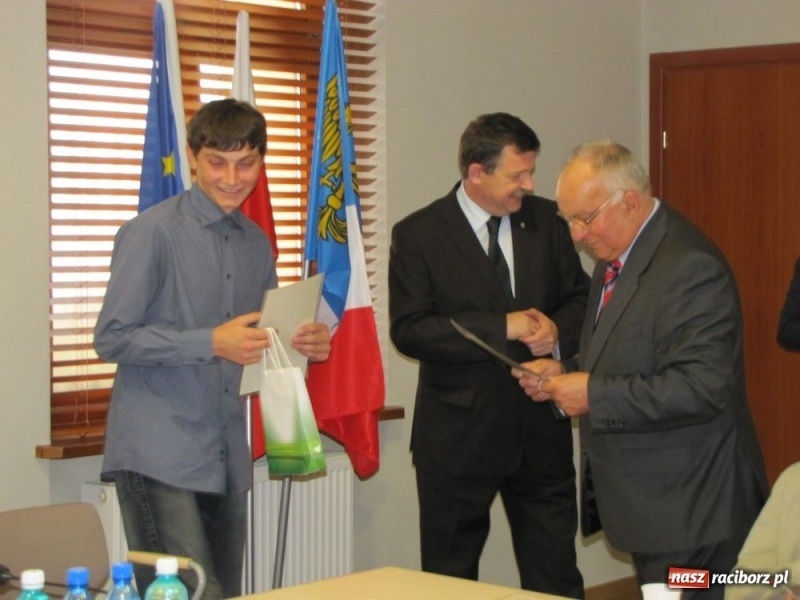 Zdjęcie w galerii na portalu naszraciborz.pl: Biznes pomaga uczniom... wiadomości z regionu