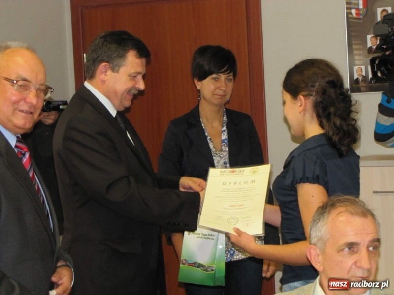 Zdjęcie w galerii na portalu naszraciborz.pl: Biznes pomaga uczniom... wiadomości z regionu