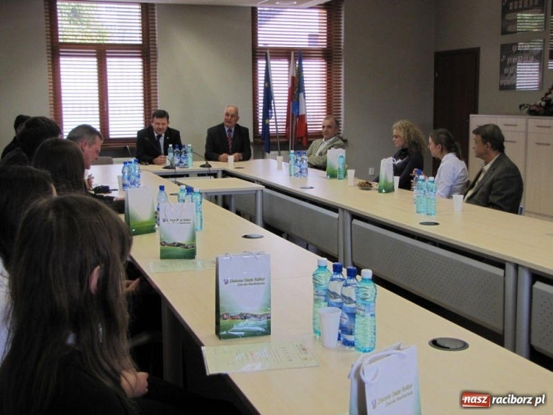 Zdjęcie w galerii na portalu naszraciborz.pl: Biznes pomaga uczniom... wiadomości z regionu