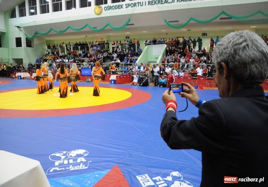 Zdjęcie w galerii na portalu naszraciborz.pl: Mr Martinetti jest zadowolony wiadomości z regionu