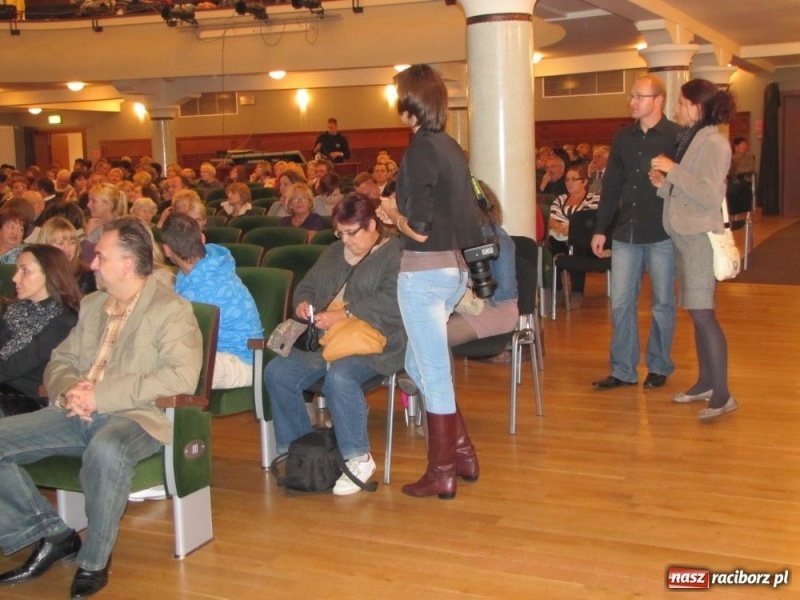 Zdjęcie w galerii na portalu naszraciborz.pl: Marcin Wyrostek zagrał w Raciborzu... wiadomości z regionu