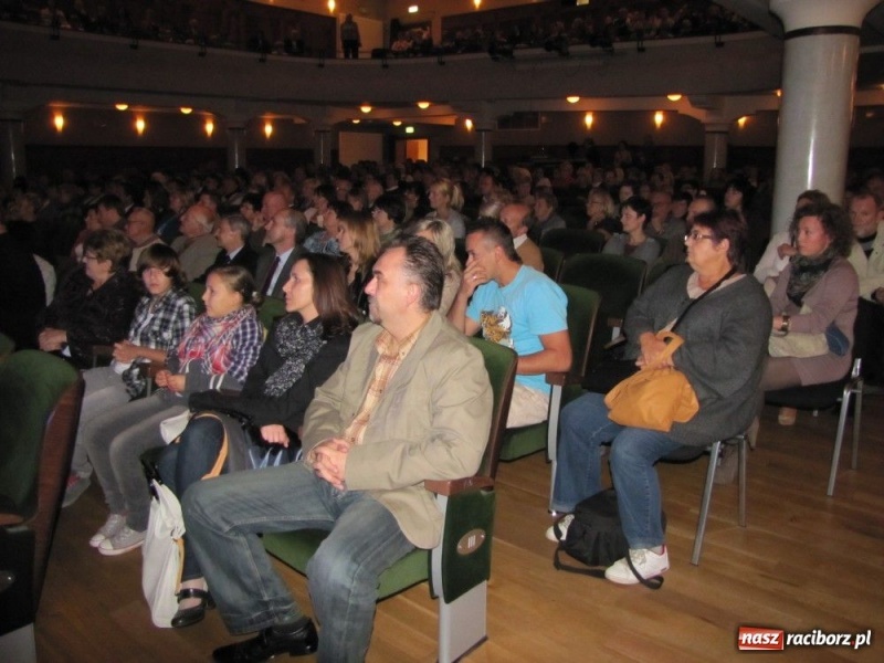 Zdjęcie w galerii na portalu naszraciborz.pl: Marcin Wyrostek zagrał w Raciborzu... wiadomości z regionu