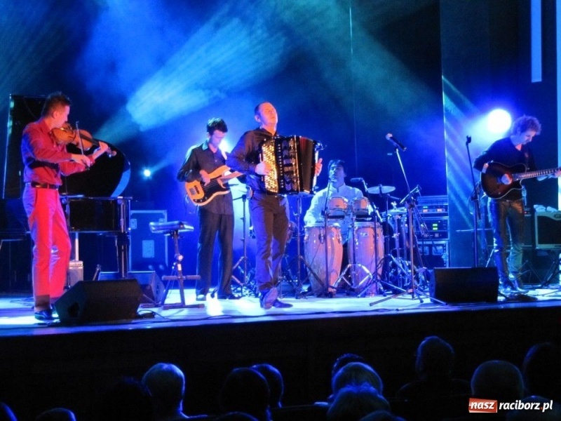 Zdjęcie w galerii na portalu naszraciborz.pl: Marcin Wyrostek zagrał w Raciborzu... wiadomości z regionu