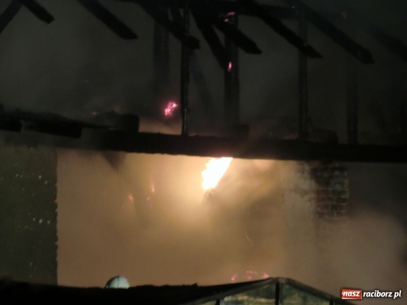 Zdjęcie w galerii na portalu naszraciborz.pl: PODPALACZ znów uderzył w Pietraszynie wiadomości z regionu