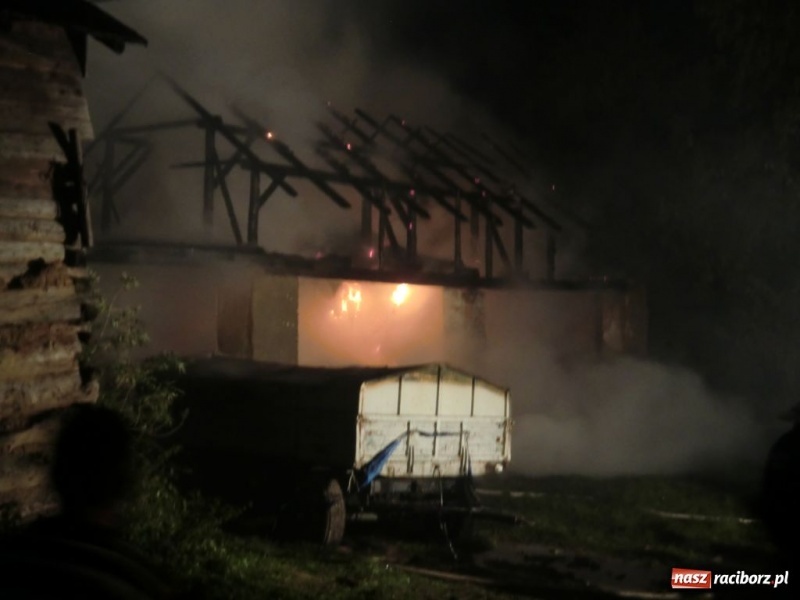 Zdjęcie w galerii na portalu naszraciborz.pl: PODPALACZ znów uderzył w Pietraszynie wiadomości z regionu