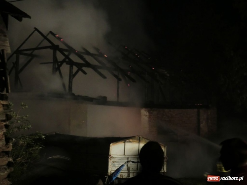 Zdjęcie w galerii na portalu naszraciborz.pl: PODPALACZ znów uderzył w Pietraszynie wiadomości z regionu