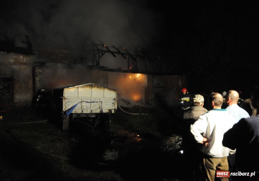 Zdjęcie w galerii na portalu naszraciborz.pl: PODPALACZ znów uderzył w Pietraszynie wiadomości z regionu