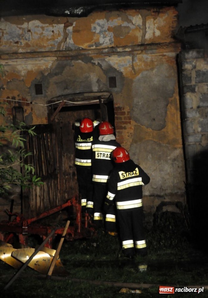 Zdjęcie w galerii na portalu naszraciborz.pl: PODPALACZ znów uderzył w Pietraszynie wiadomości z regionu