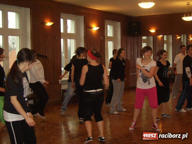 Zdjęcie w galerii na portalu naszraciborz.pl: Taniec z Rafałem Szostokiem wiadomości z regionu