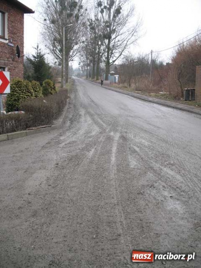 Zdjęcie w galerii na portalu naszraciborz.pl: Urzędnicy interweniowali w Brzeziu wiadomości z regionu