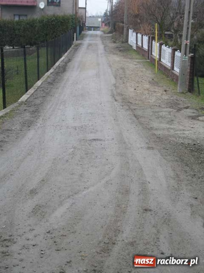 Zdjęcie w galerii na portalu naszraciborz.pl: Urzędnicy interweniowali w Brzeziu wiadomości z regionu